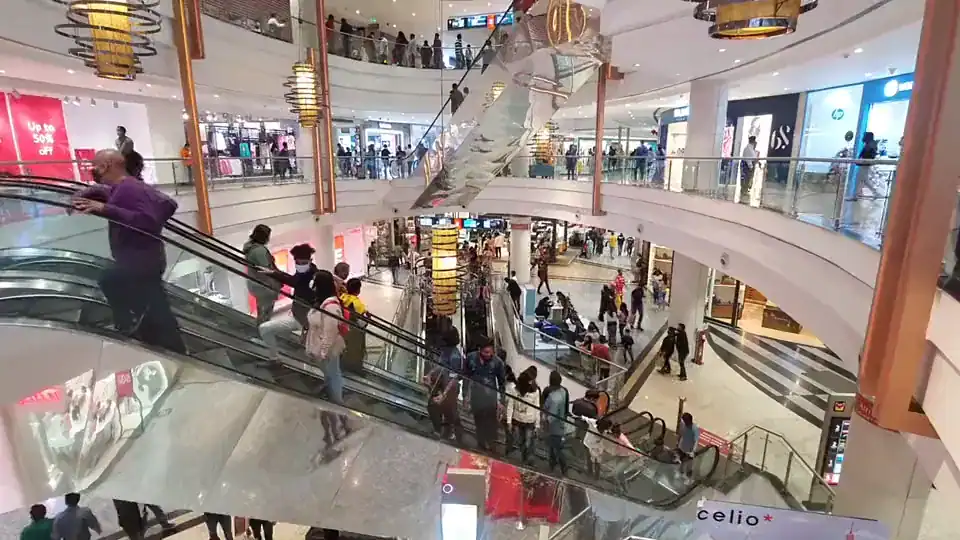 Retail & E-commerce